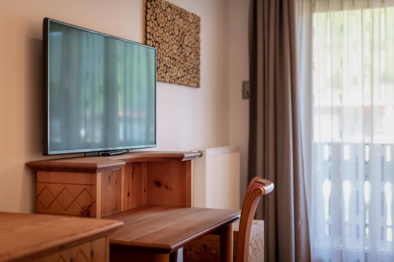 Hotel Christine Gargazzone Εξωτερικό φωτογραφία